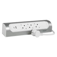 PL kutna 3x2p+E 1m USB A+C